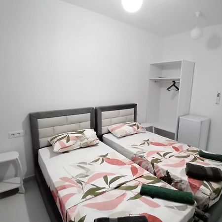 Ida Apartments Sarandë Esterno foto