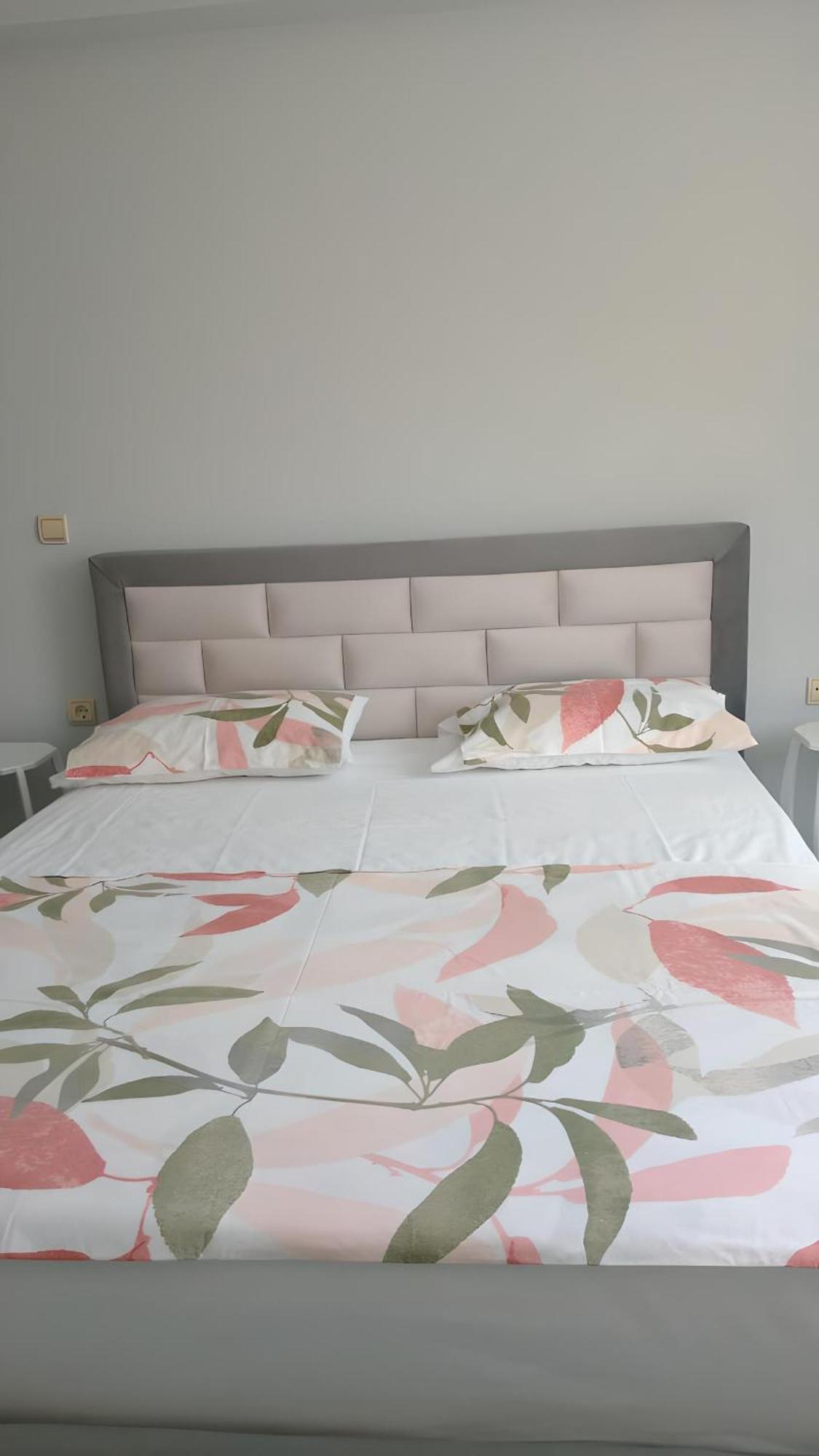 Ida Apartments Sarandë Esterno foto