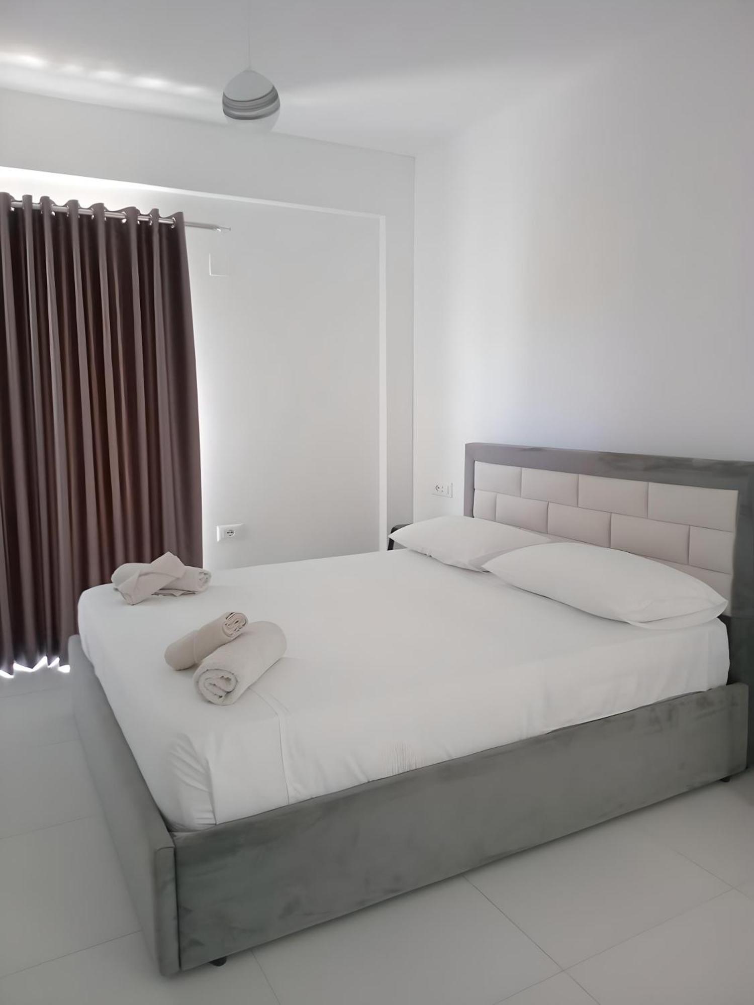 Ida Apartments Sarandë Esterno foto
